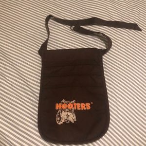 Hooter’s pouch